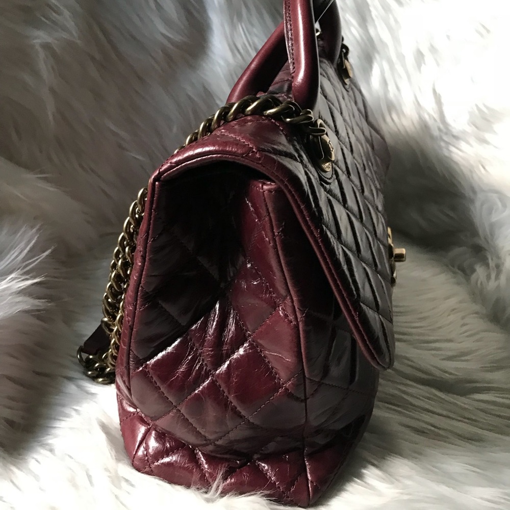 🎊Sold🎊CHANEL Calfskin Castle Rock Top Handle Bag - Picture 4 of 8